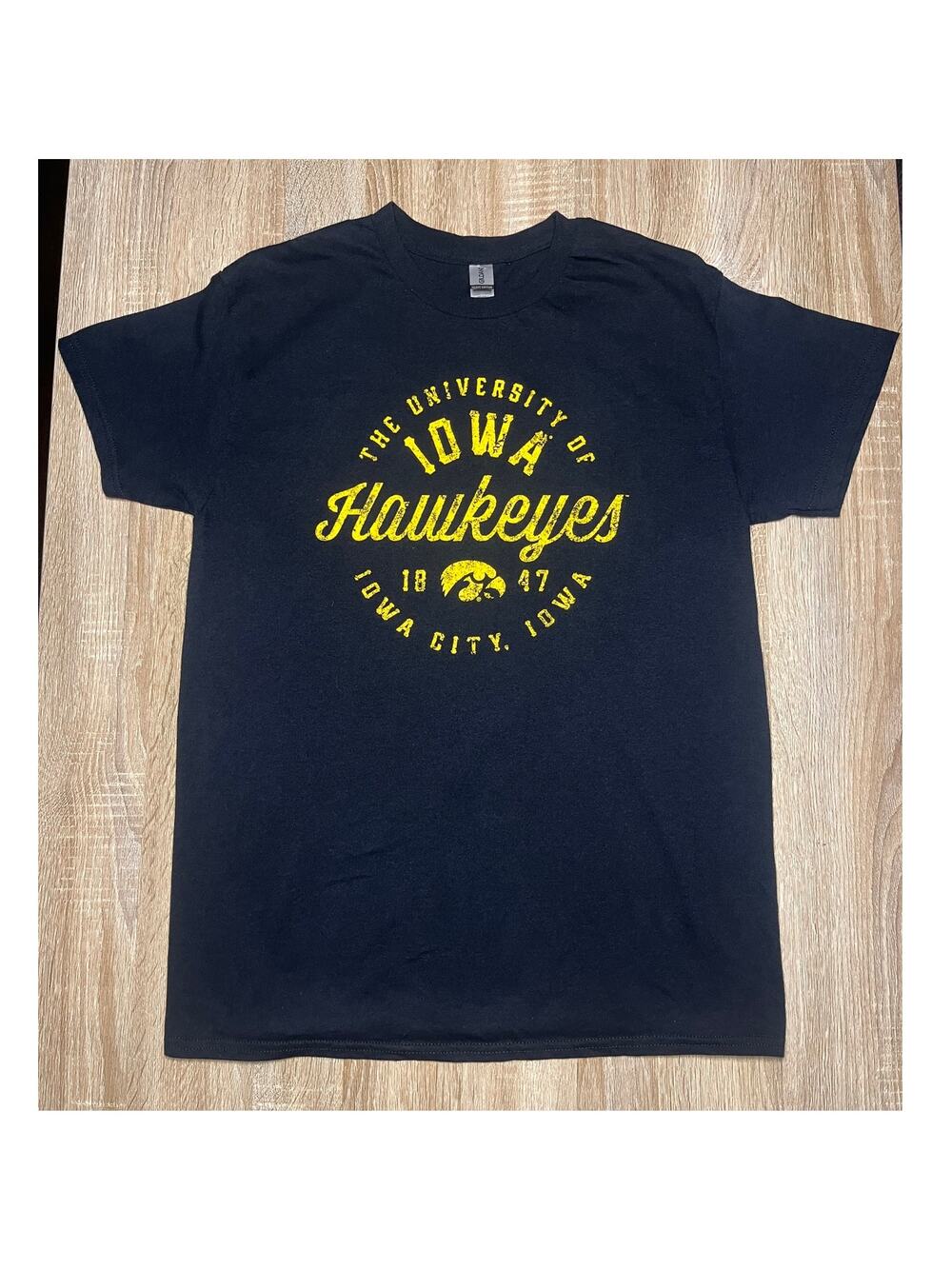 Iowa Hawkeyes University 1847 Iowa City Black TShirt Medium